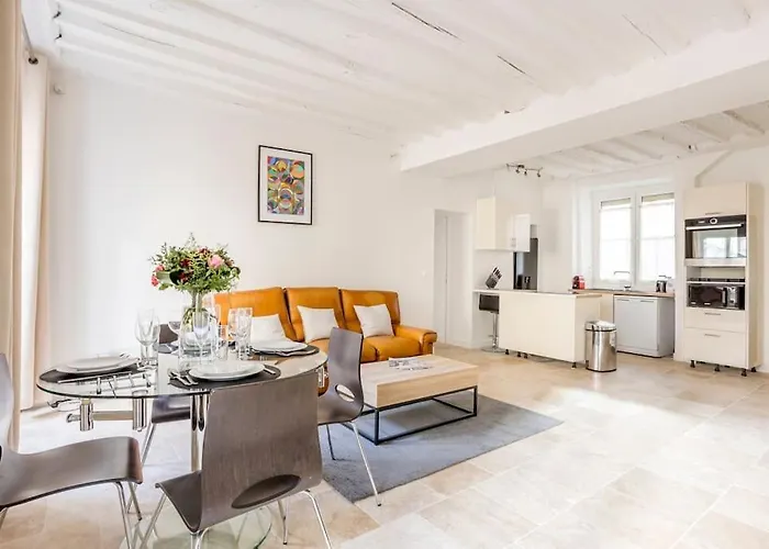 Lägenhet De Charm Distinctif Sejour Elegant Dans Le Marais Branche Paris